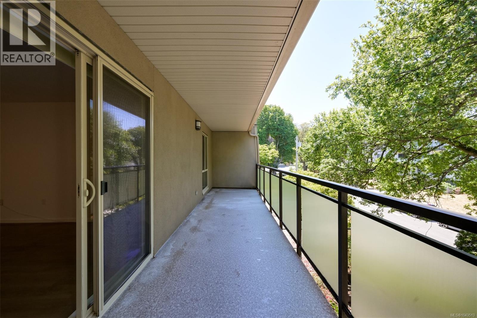 #202 1419 Stadacona Ave - 21