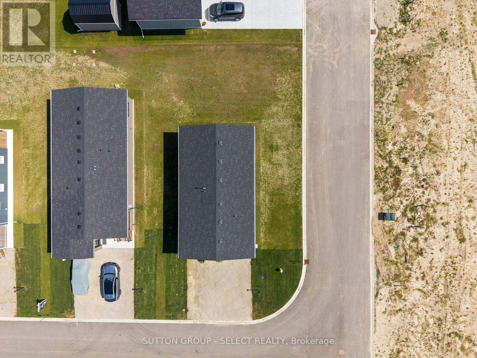 #LOT 8 215 CAROLYNN WAY - 34