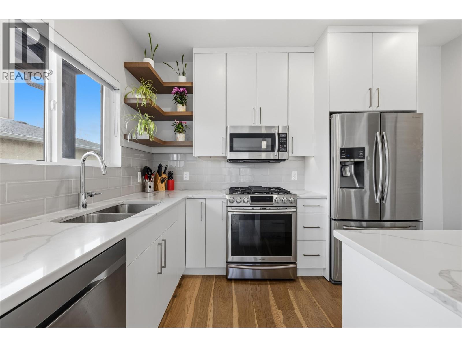 815 Rose Avenue - 11