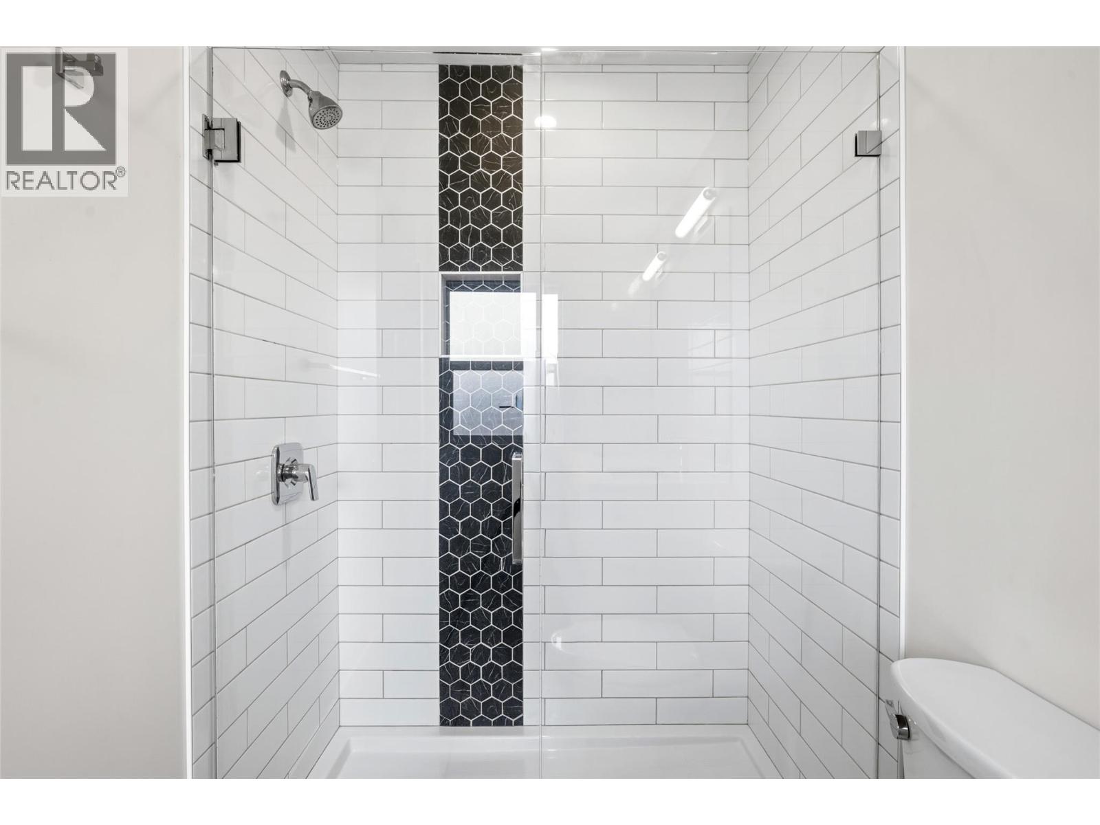 815 Rose Avenue - 26