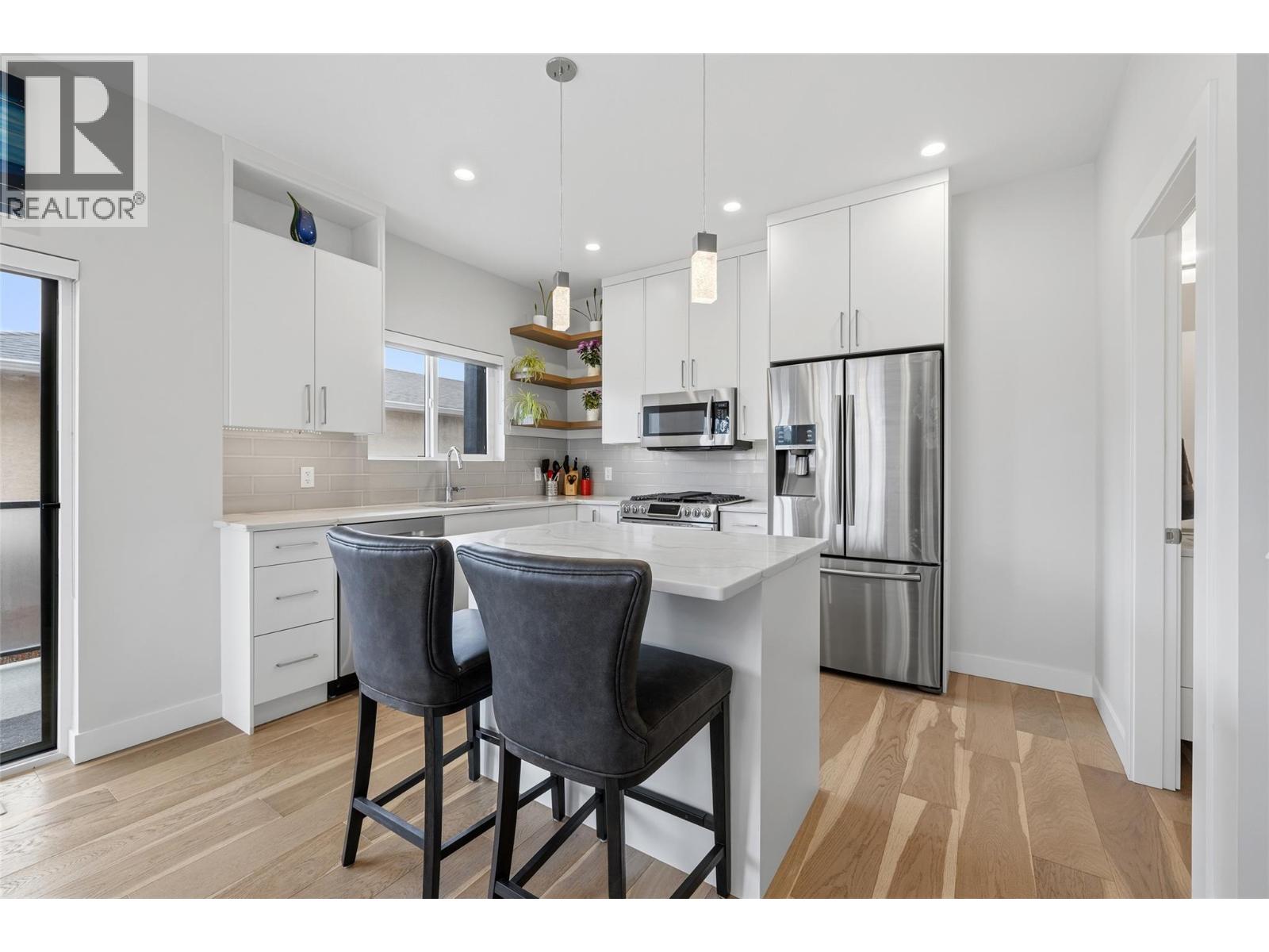 815 Rose Avenue - 10