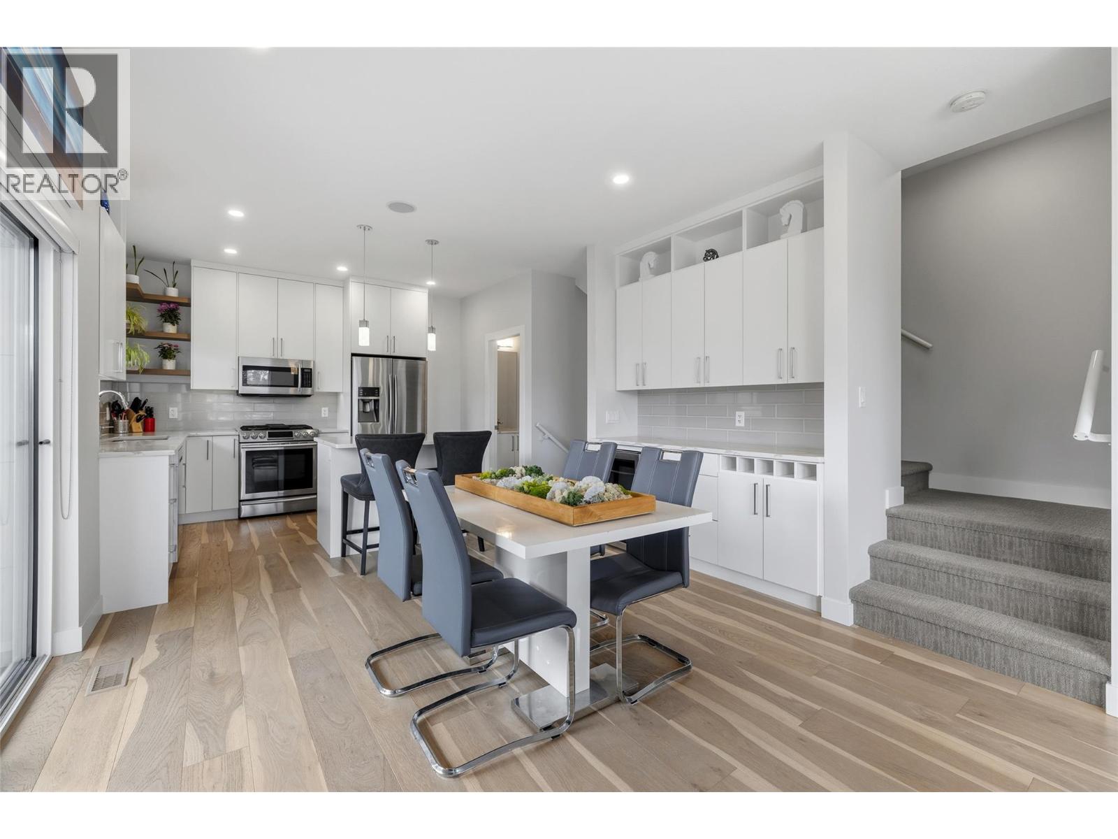 815 Rose Avenue - 9