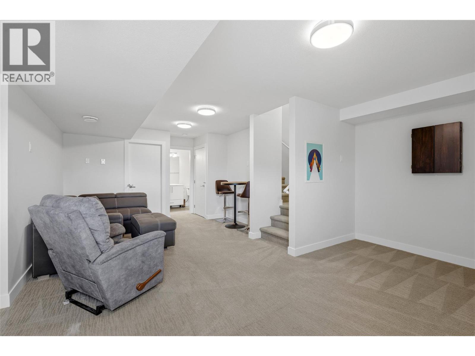 815 Rose Avenue - 37