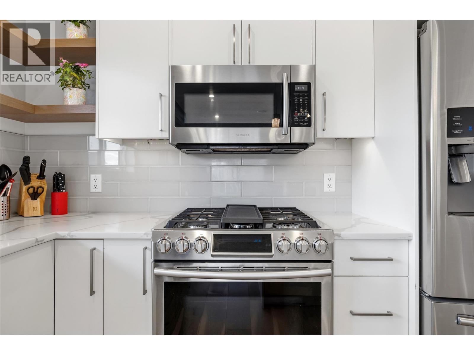 815 Rose Avenue - 12