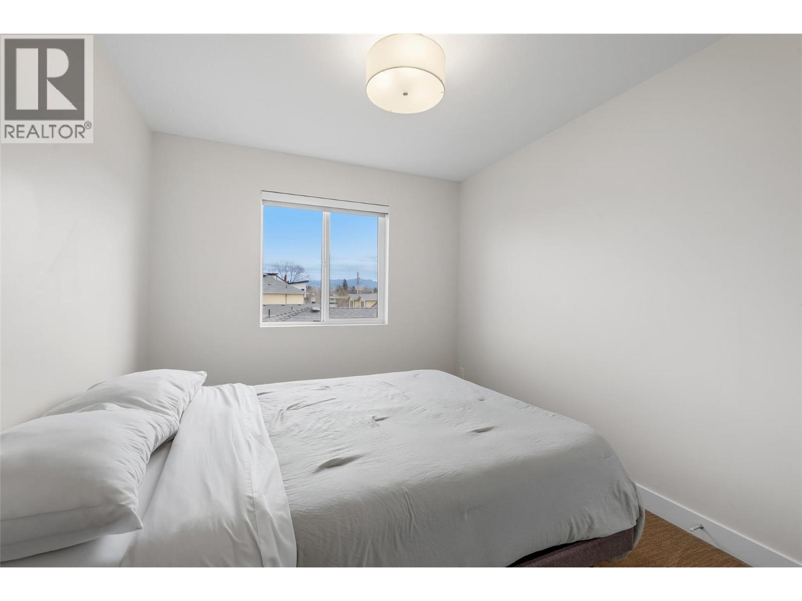 815 Rose Avenue - 28
