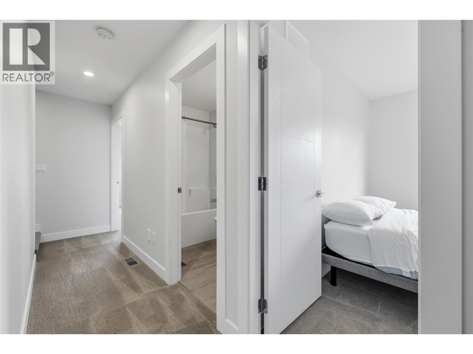 815 Rose Avenue - 20