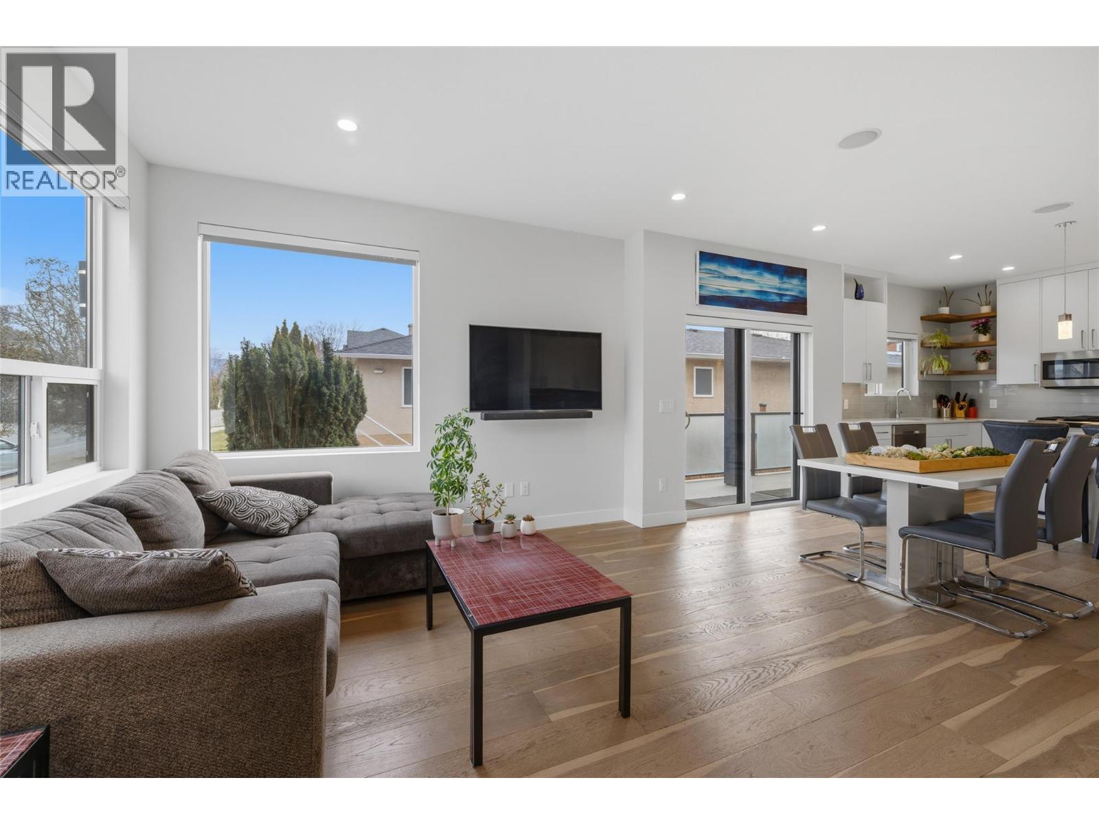 815 Rose Avenue - 8