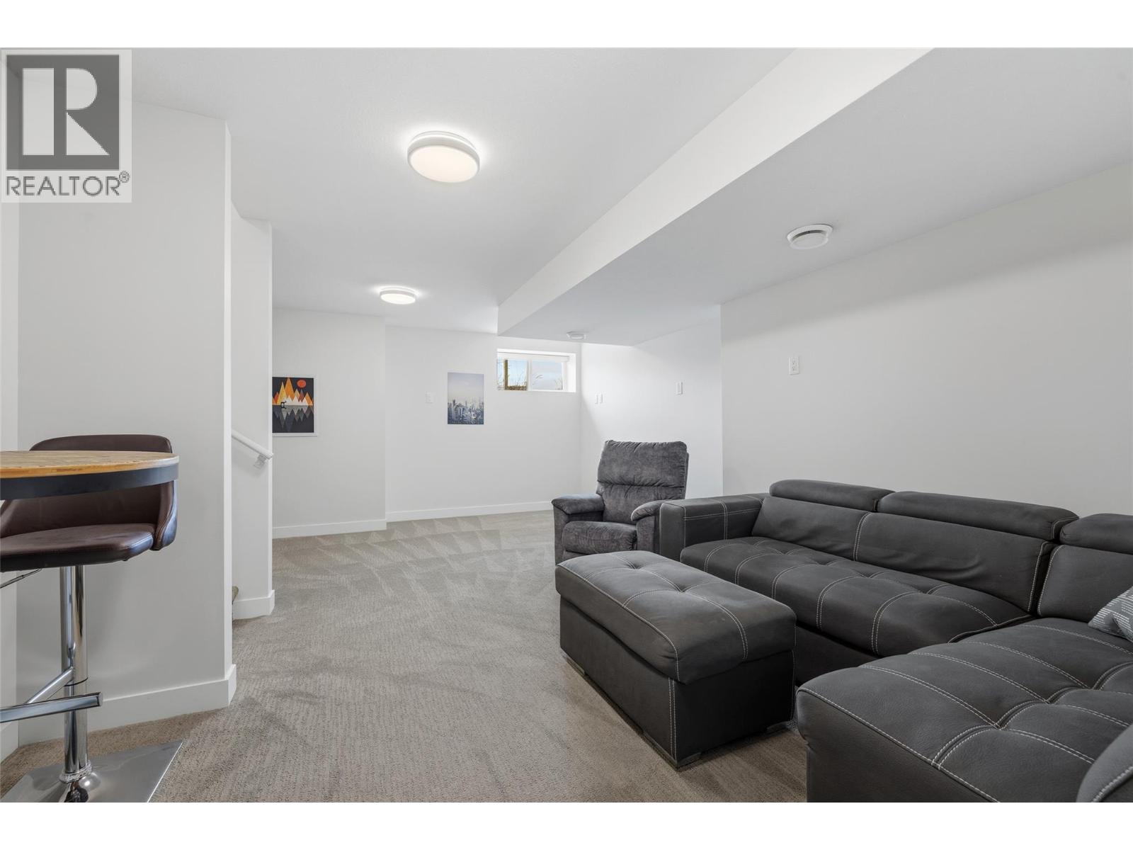 815 Rose Avenue - 36