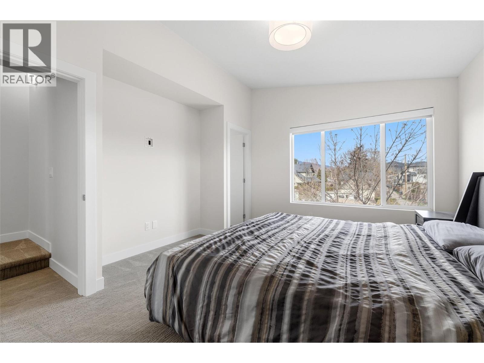 815 Rose Avenue - 22