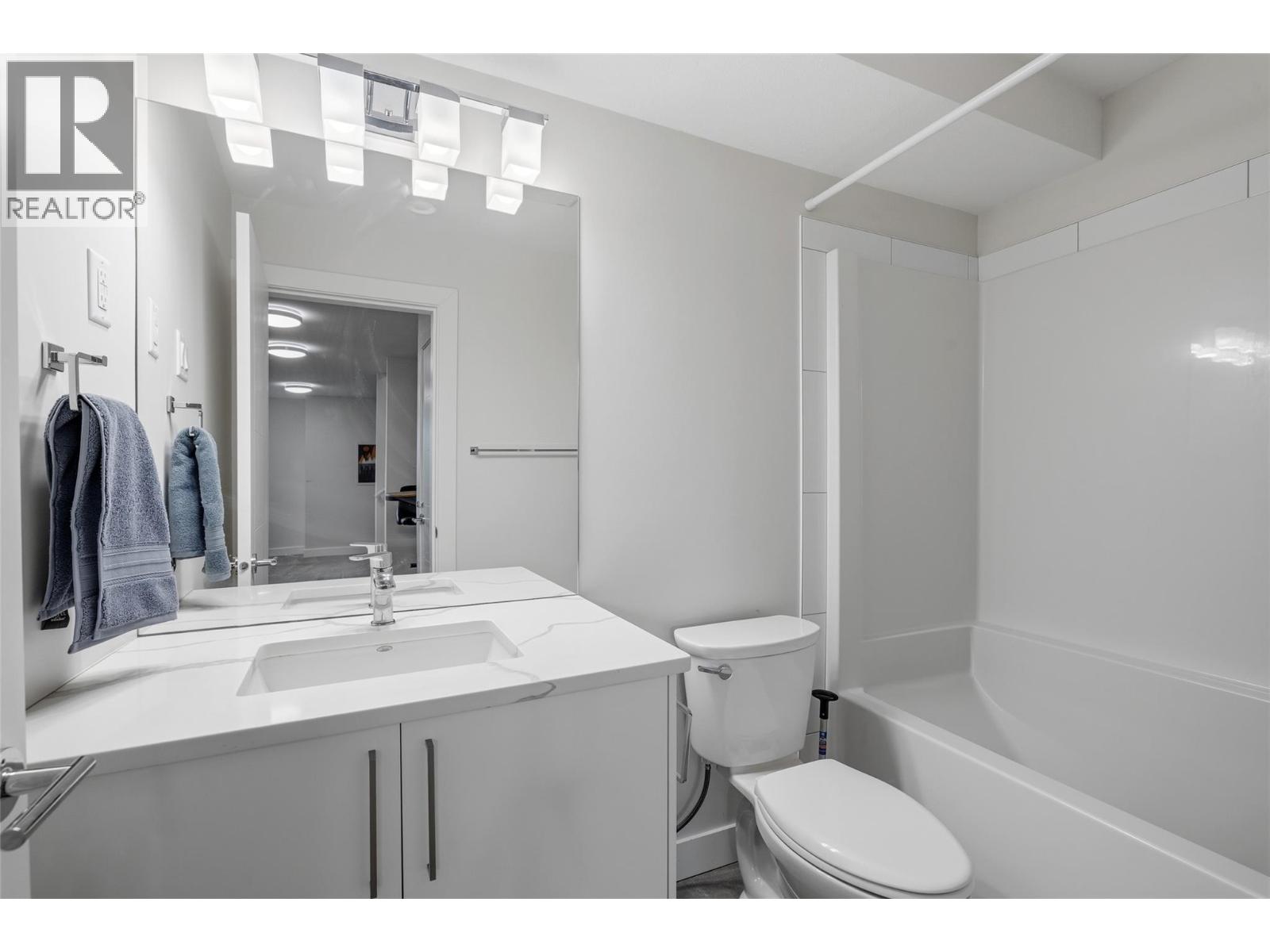 815 Rose Avenue - 38