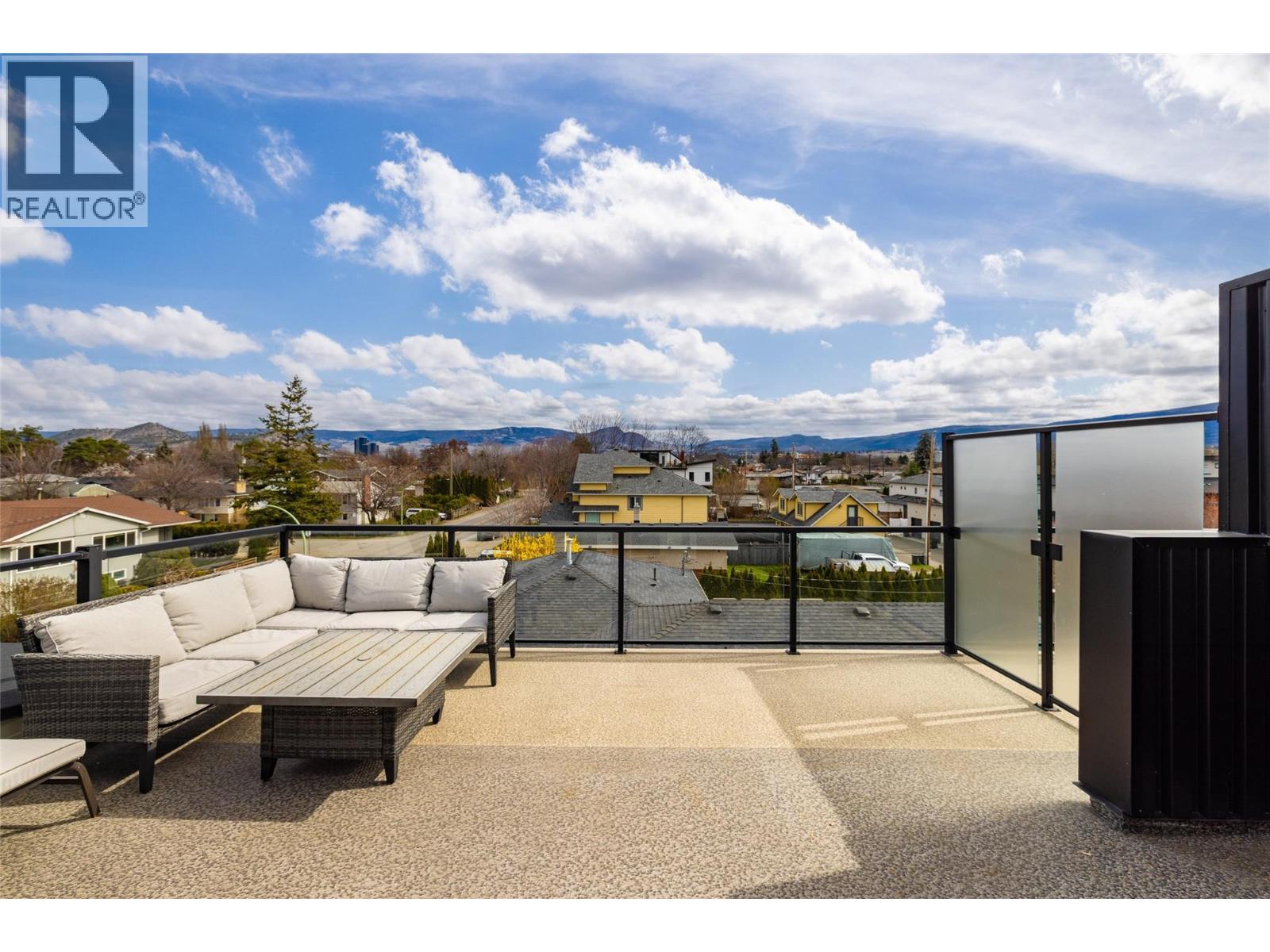 815 Rose Avenue - 31