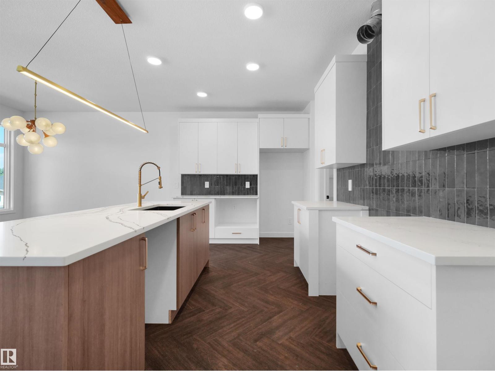 20624 43 AV NW - 10