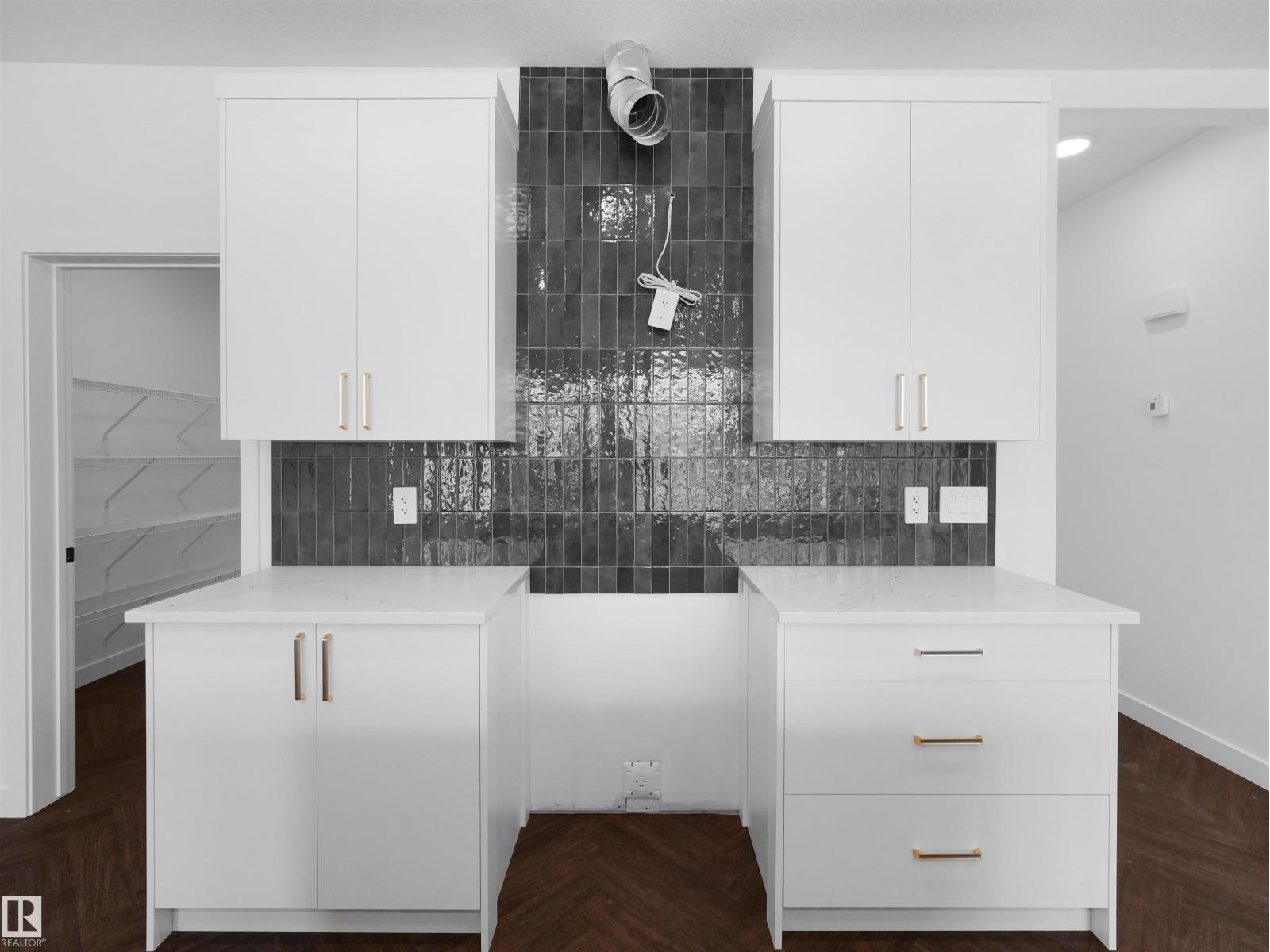 20624 43 AV NW - 12