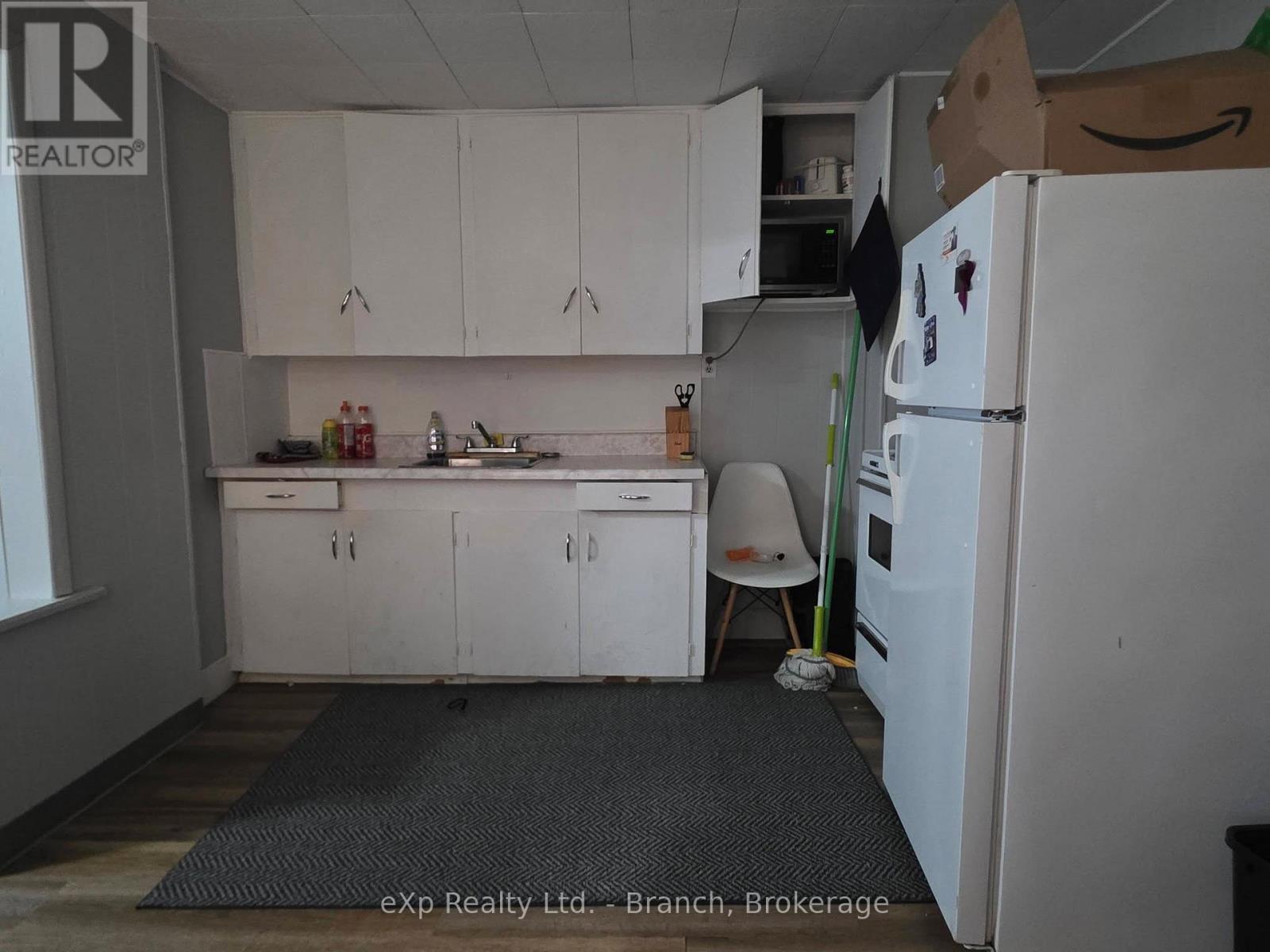 30 ROWAN AVENUE - 11