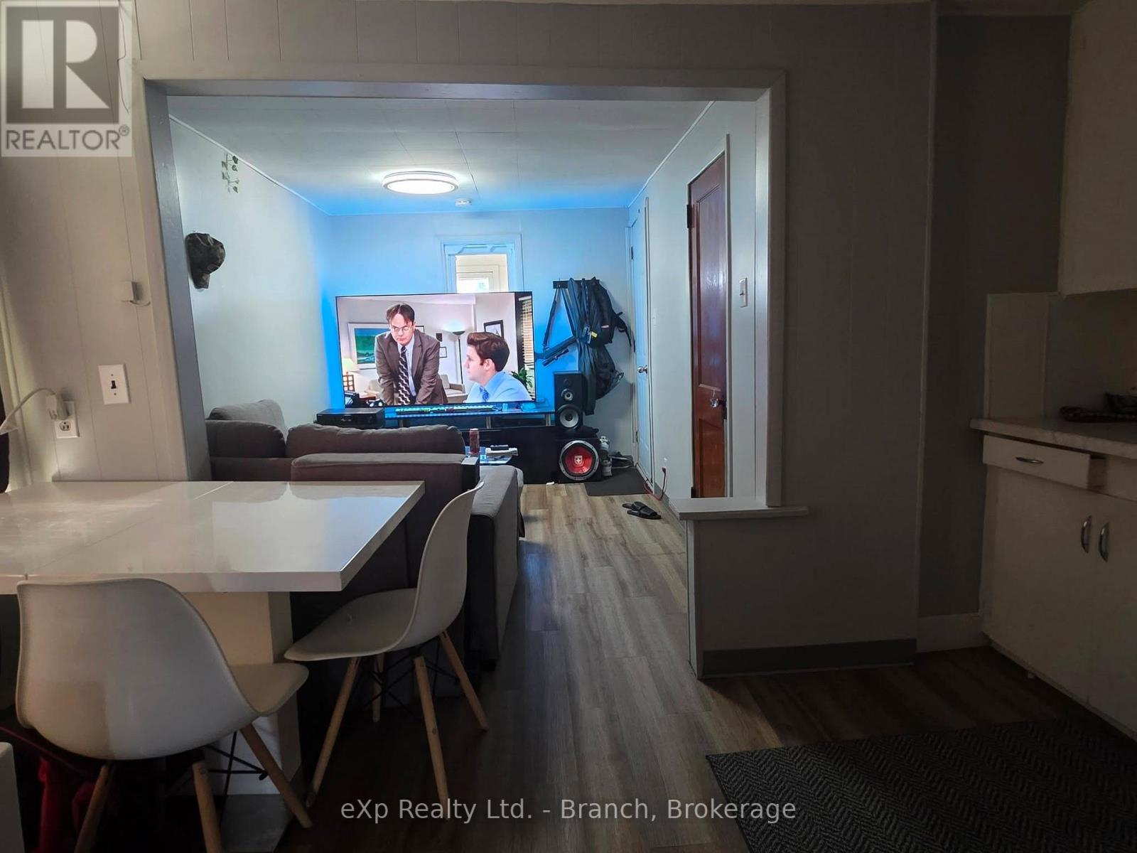 30 ROWAN AVENUE - 12