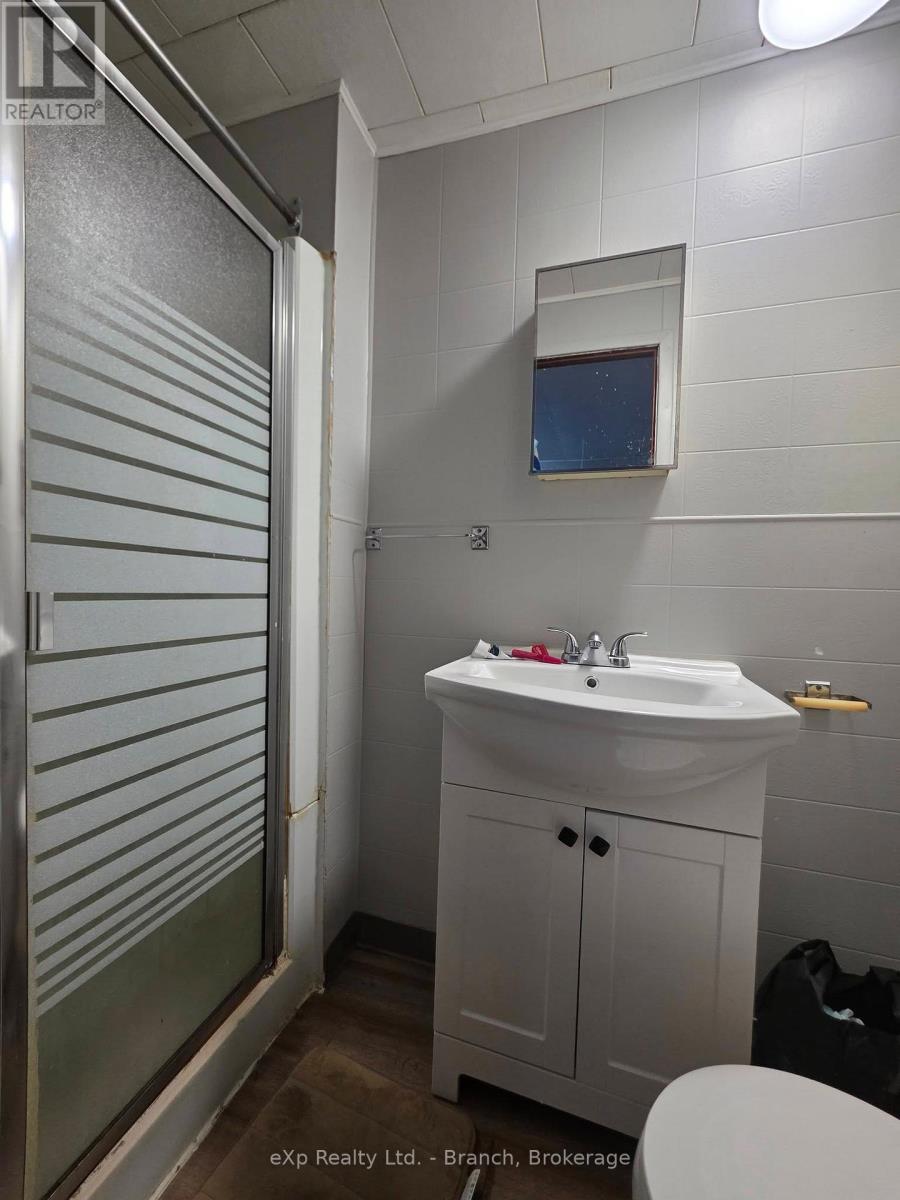 30 ROWAN AVENUE - 14