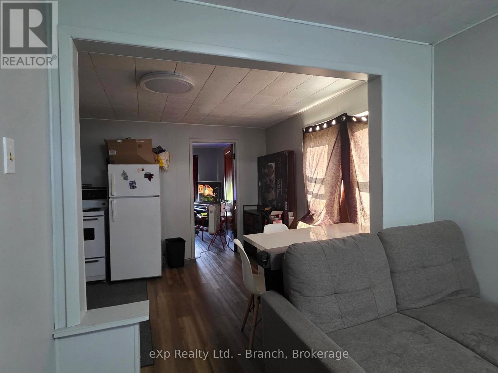 30 ROWAN AVENUE - 18