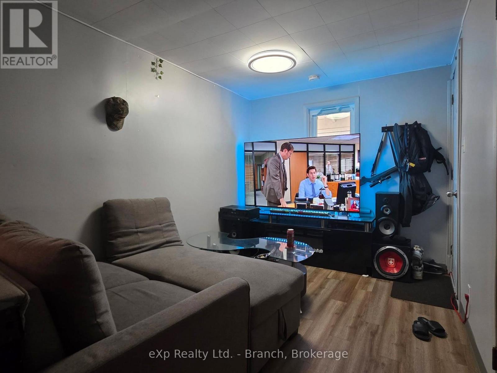 30 ROWAN AVENUE - 8