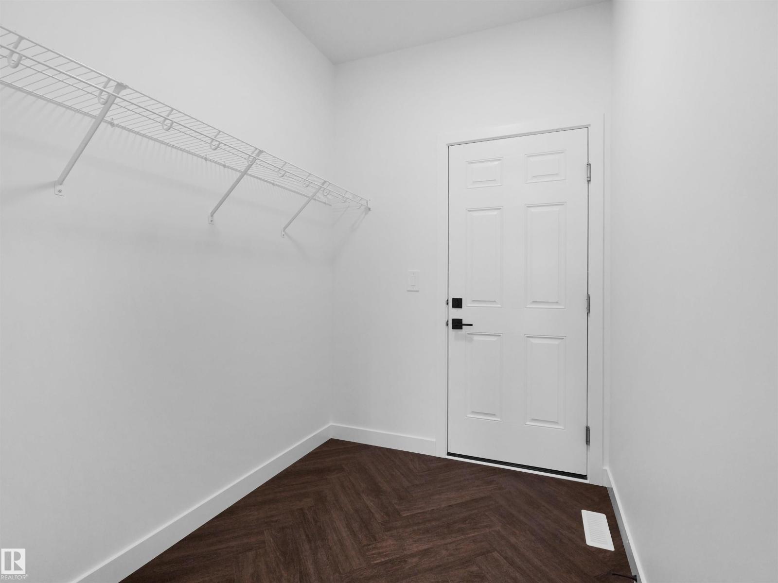 1733 Crossbill LO NW - 18