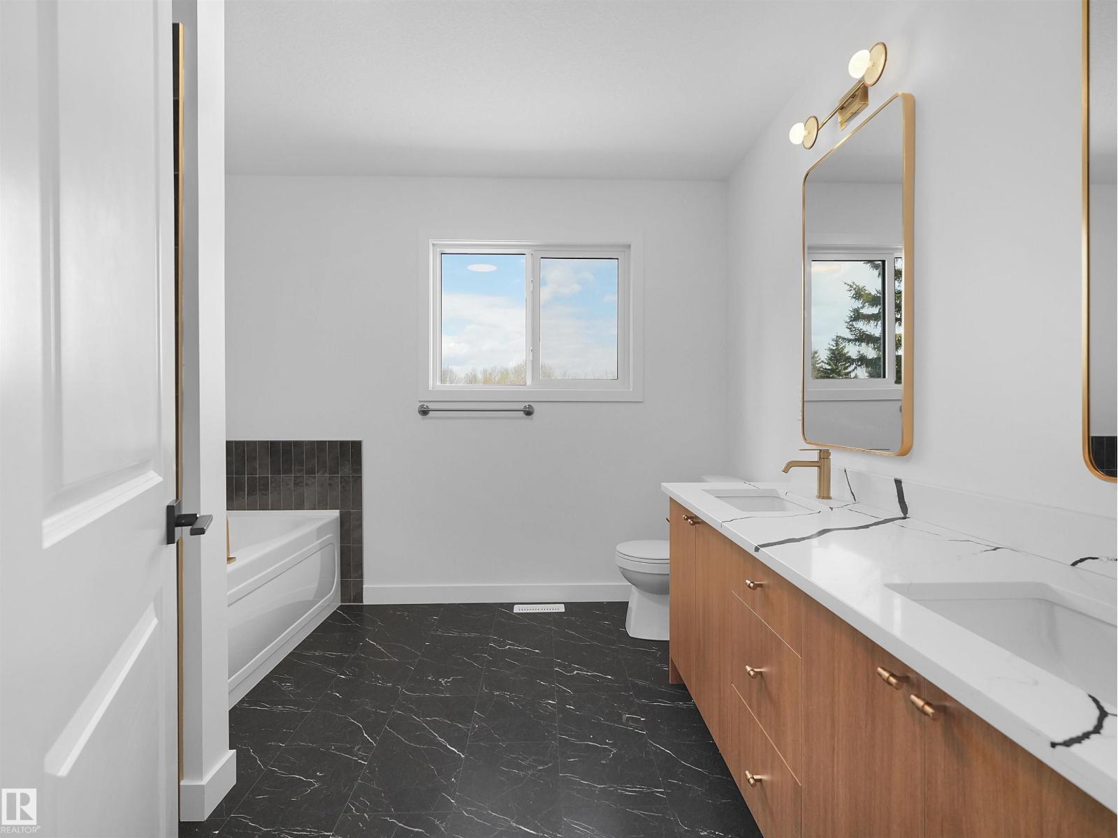 1733 Crossbill LO NW - 28
