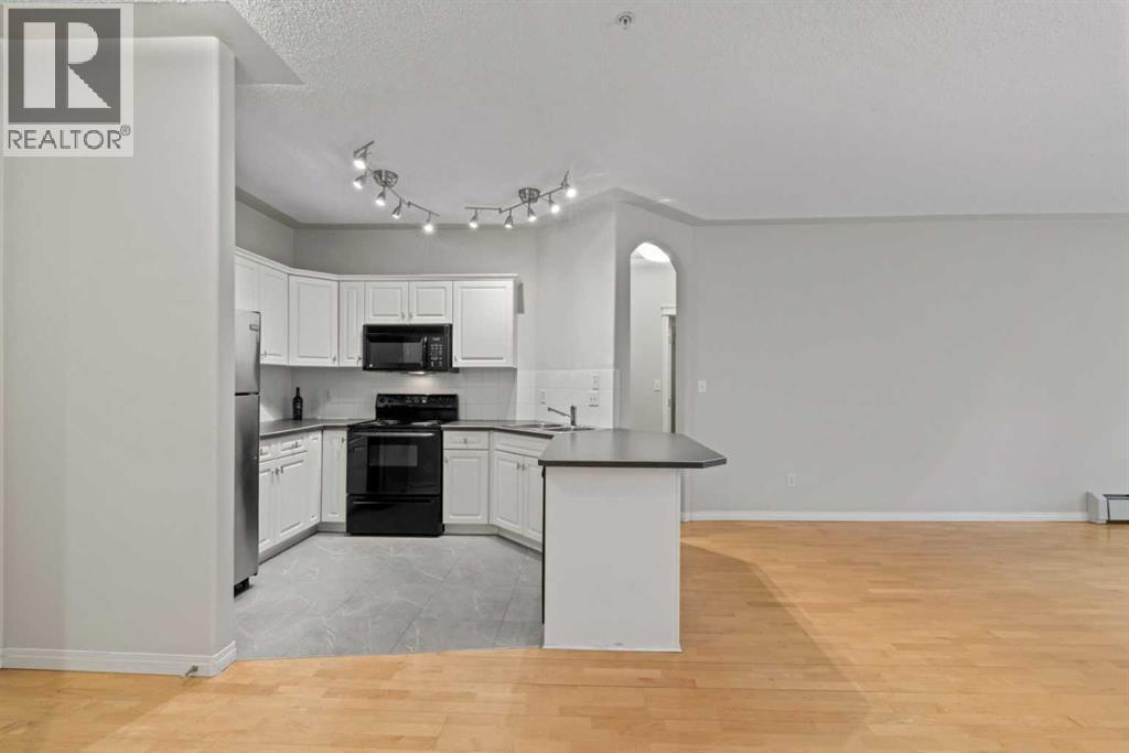 #207 2419 Erlton Road SW - 18