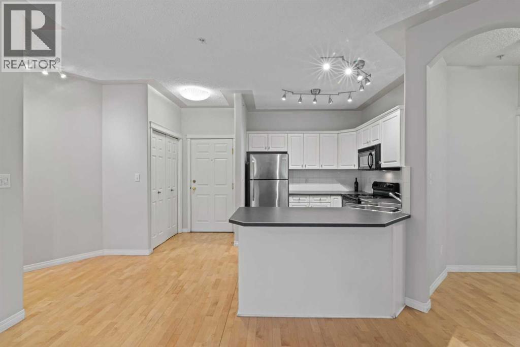 #207 2419 Erlton Road SW - 7