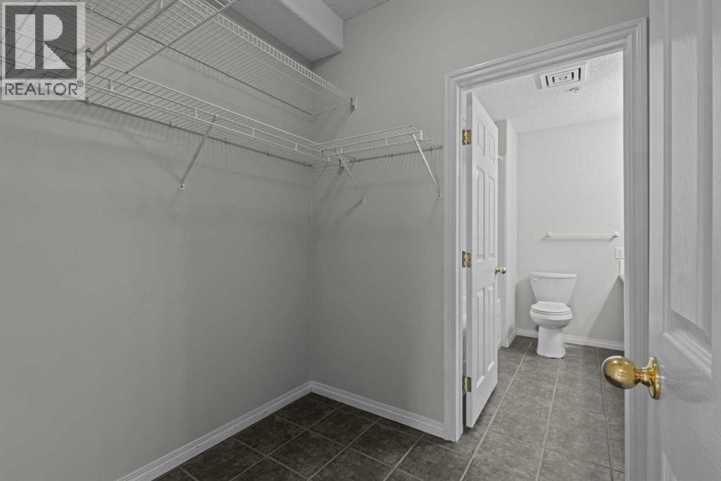 #207 2419 Erlton Road SW - 23