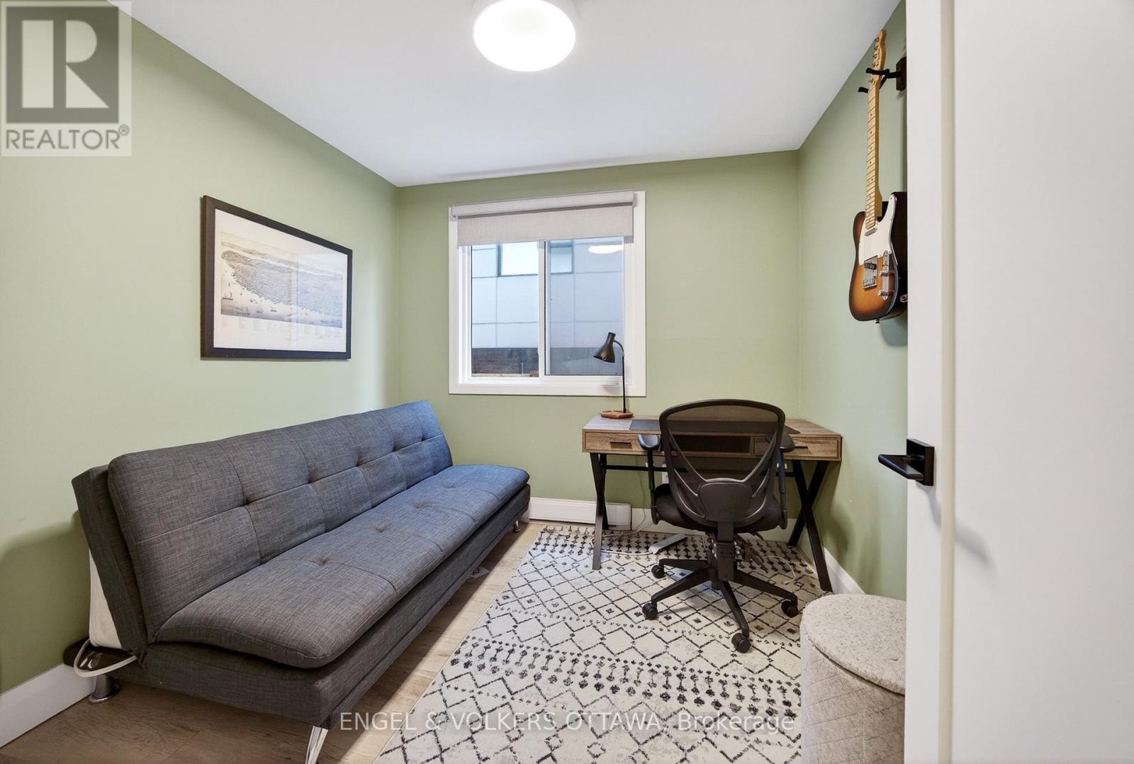 #B 35 ROBINSON AVENUE - 15