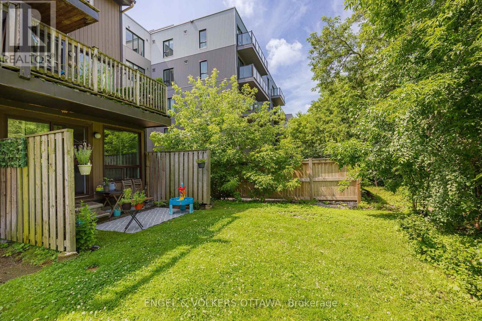 #B 35 ROBINSON AVENUE - 19