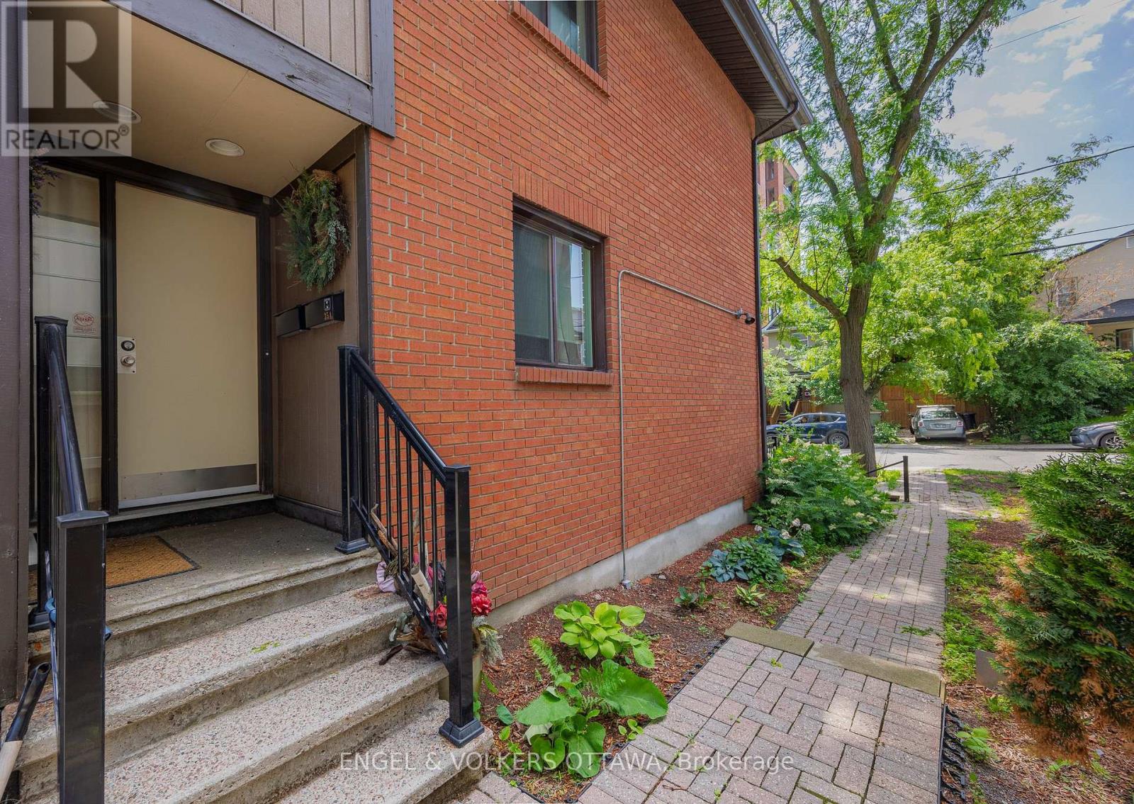 #B 35 ROBINSON AVENUE - 2