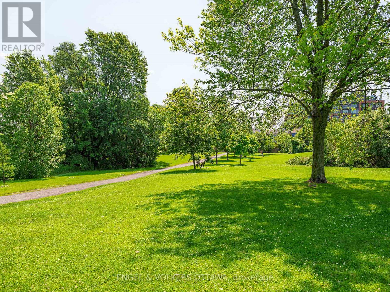 #B 35 ROBINSON AVENUE - 23