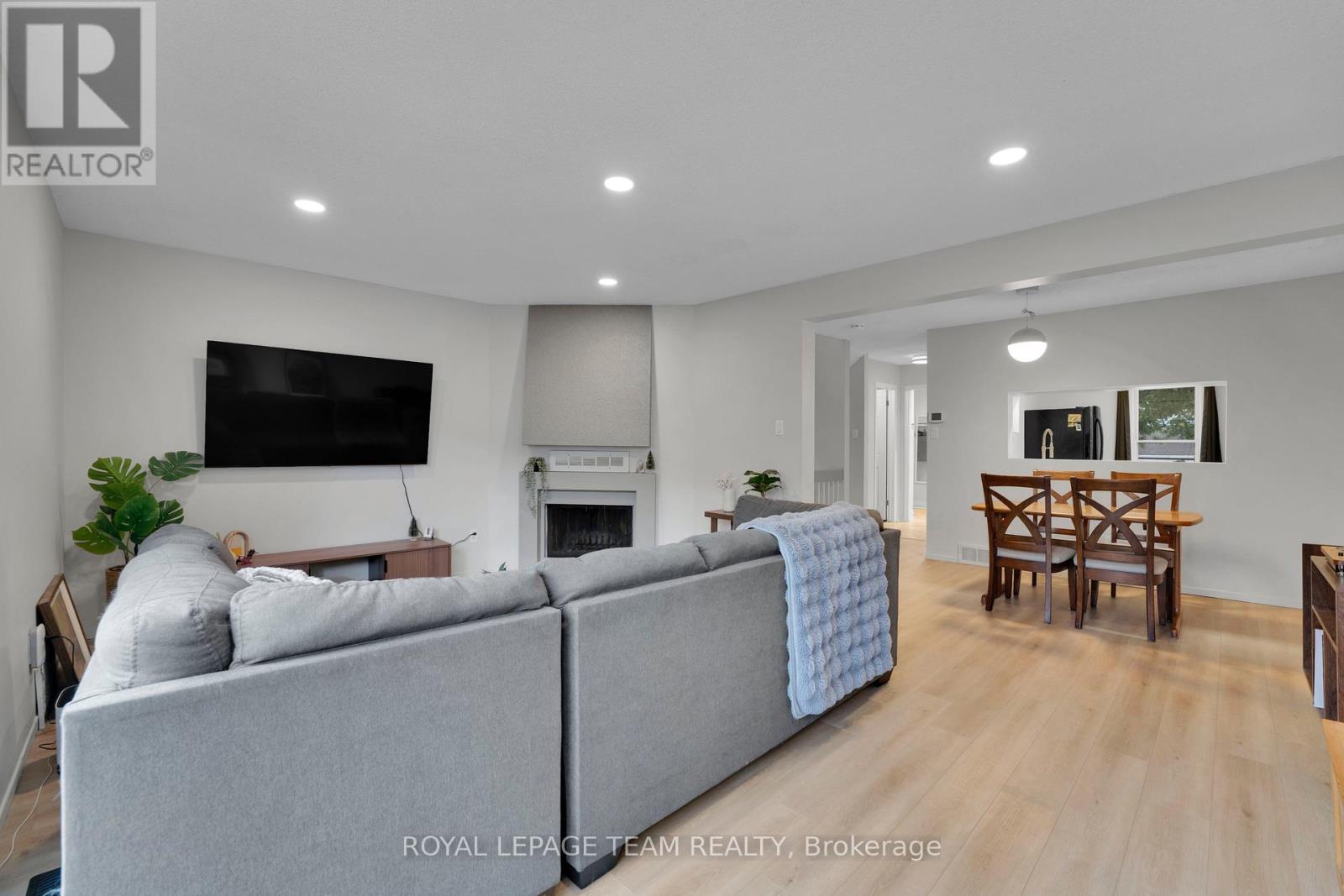 282 DALEHURST DRIVE - 13