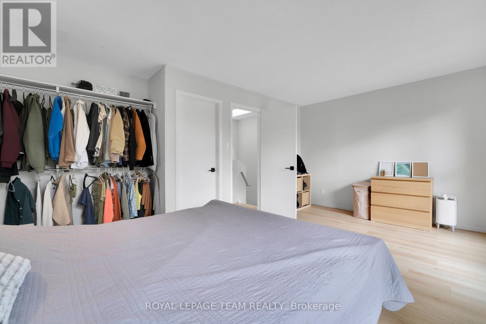 282 DALEHURST DRIVE - 21