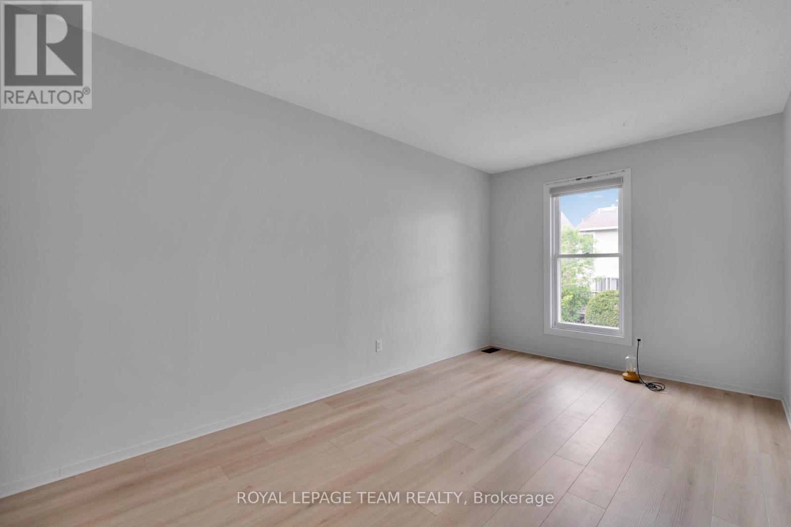 282 DALEHURST DRIVE - 23