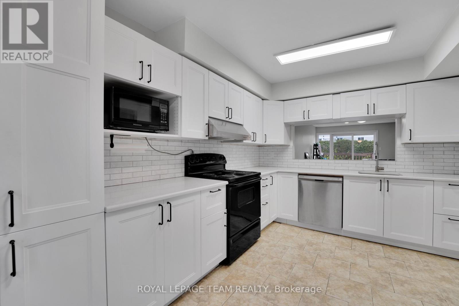 282 DALEHURST DRIVE - 8
