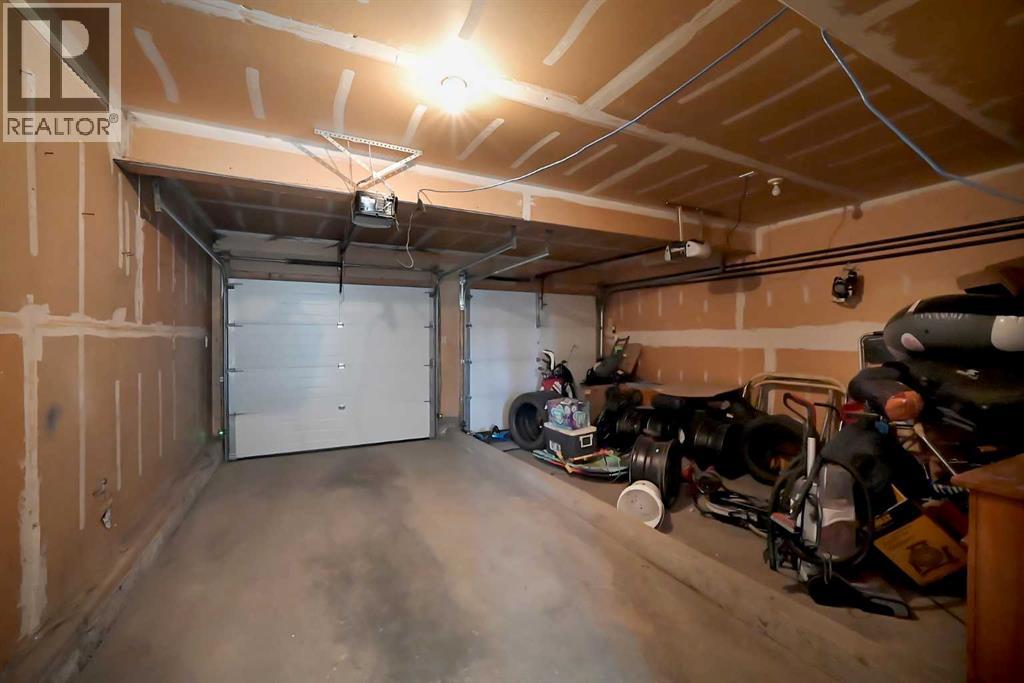 #1402 544 Blackthorn Road NE - 17