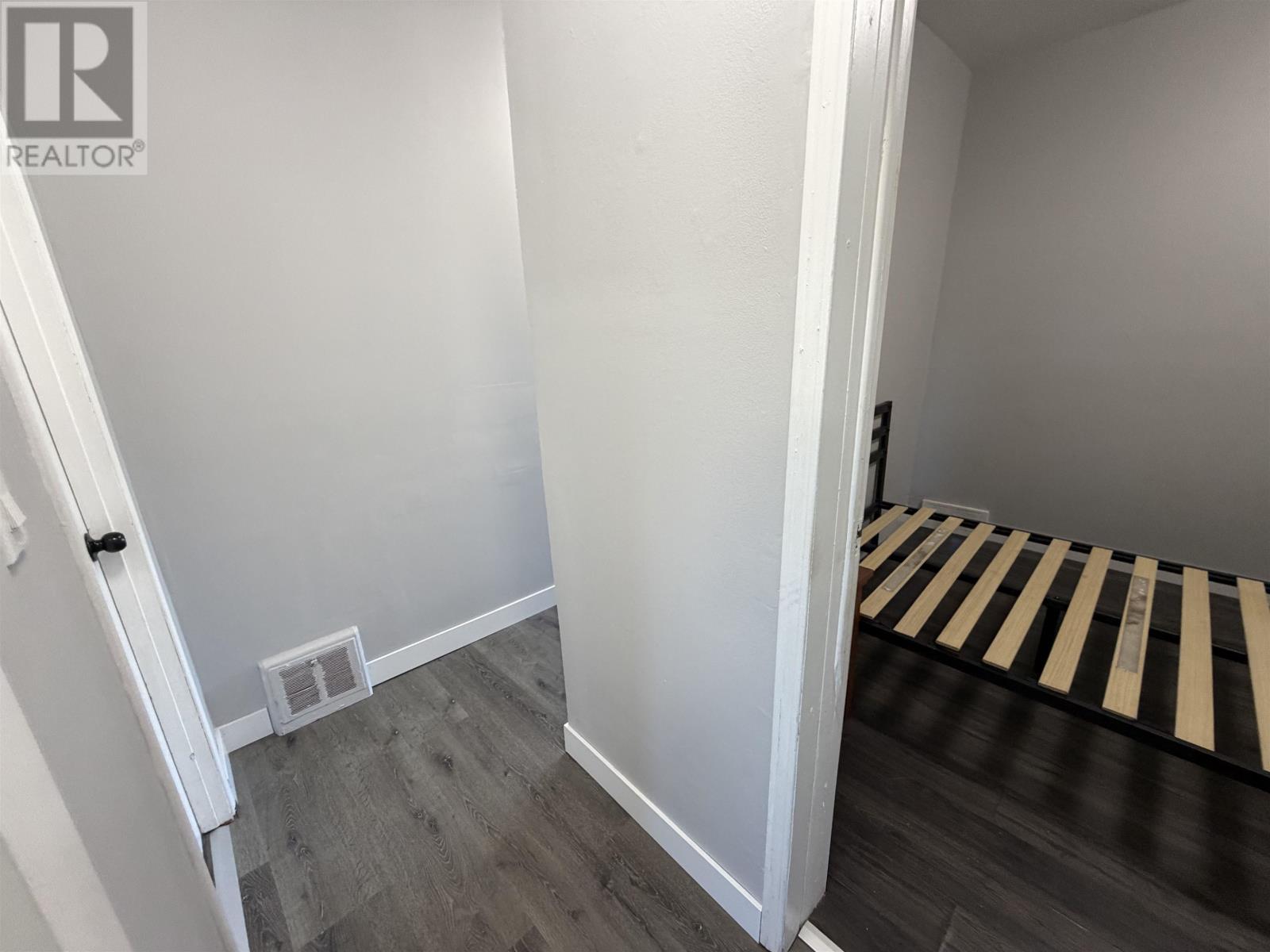 1113 Walsh ST - 13