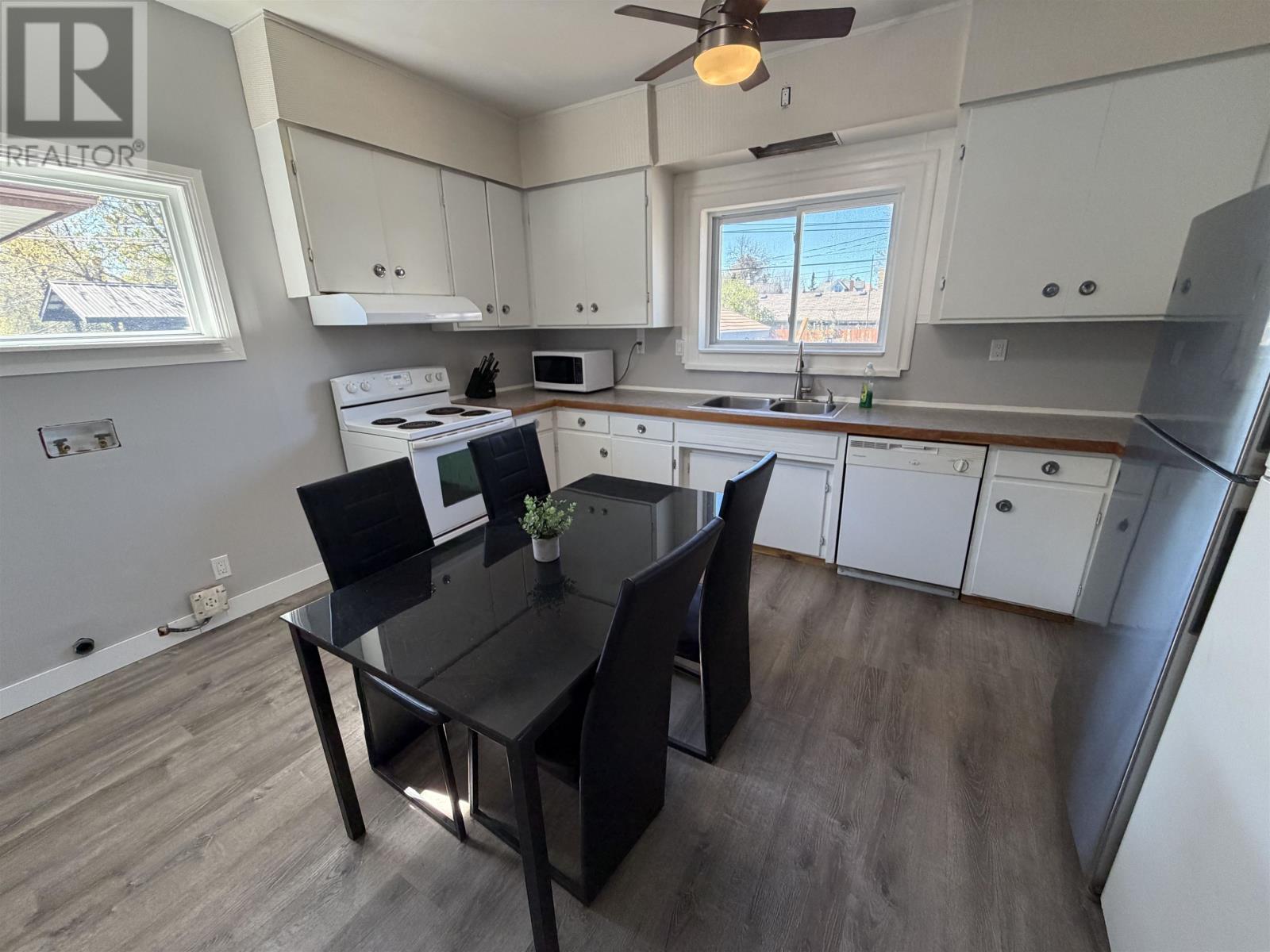 1113 Walsh ST - 15