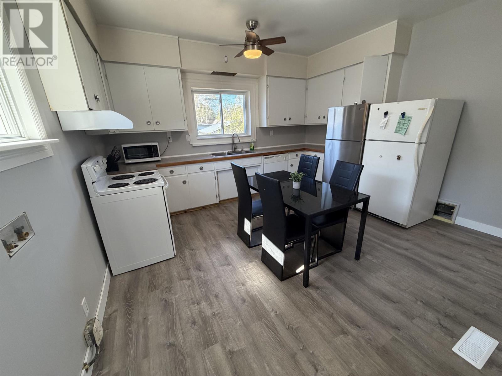 1113 Walsh ST - 16