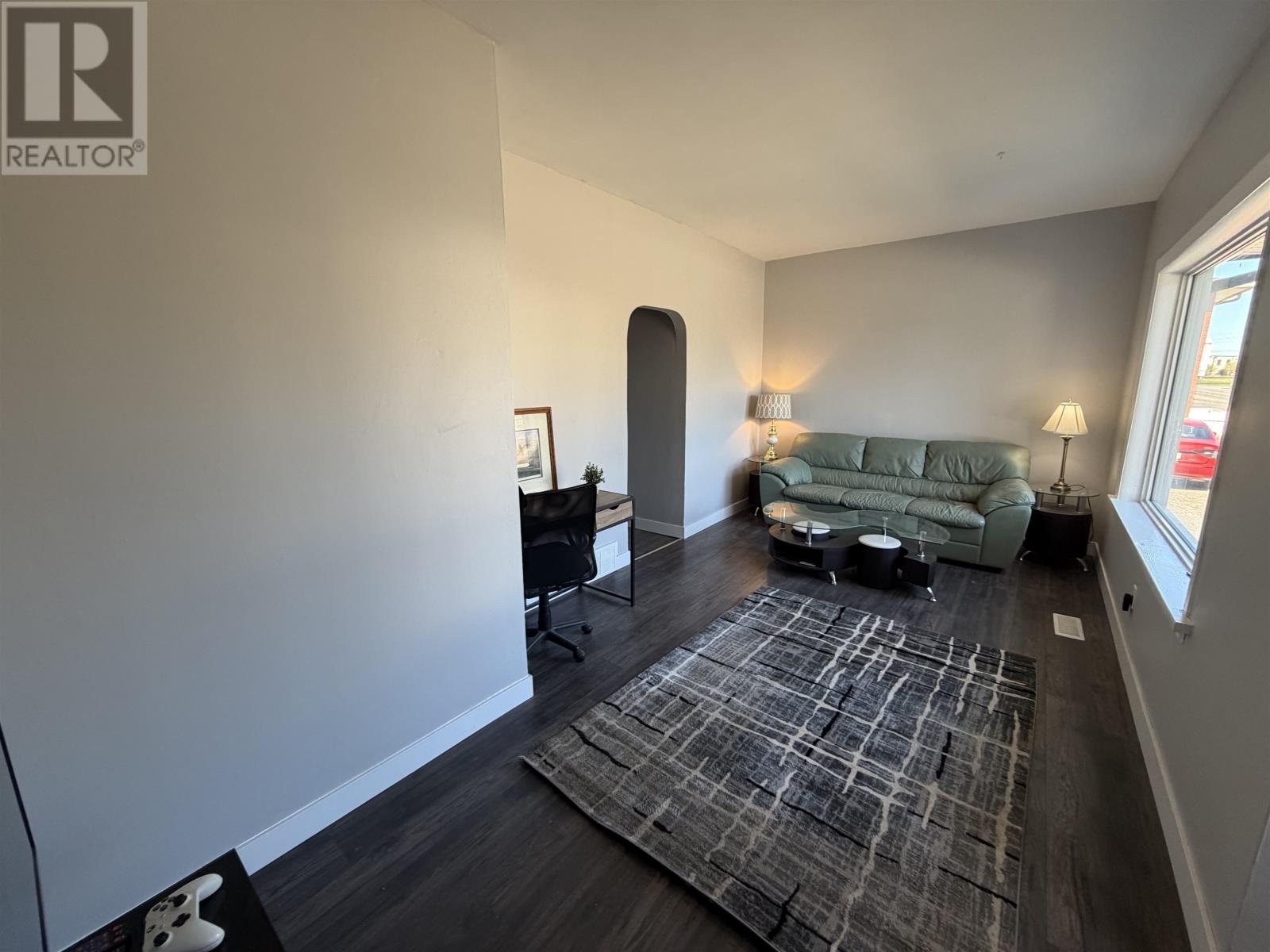 1113 Walsh ST - 2