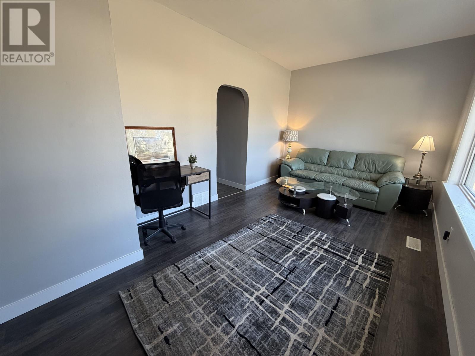 1113 Walsh ST - 3