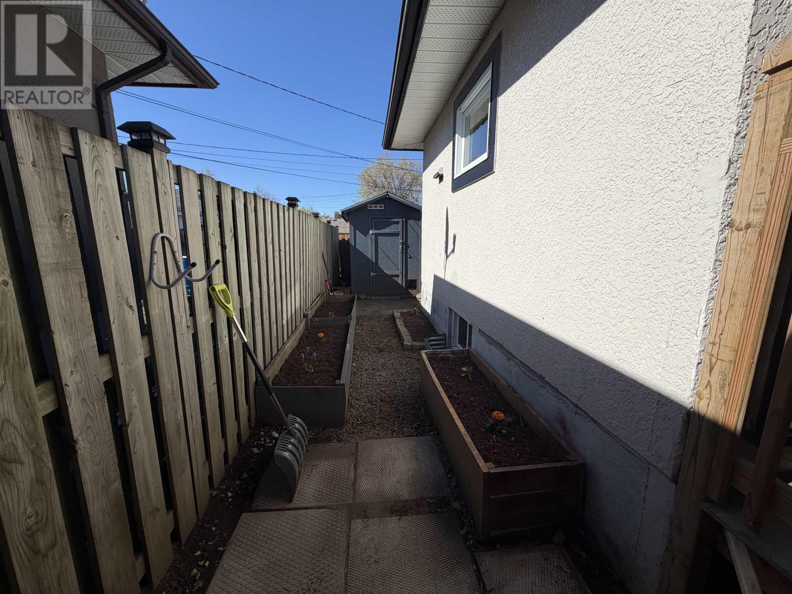 1113 Walsh ST - 36