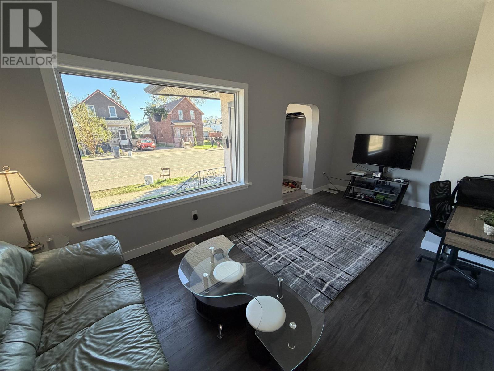 1113 Walsh ST - 4