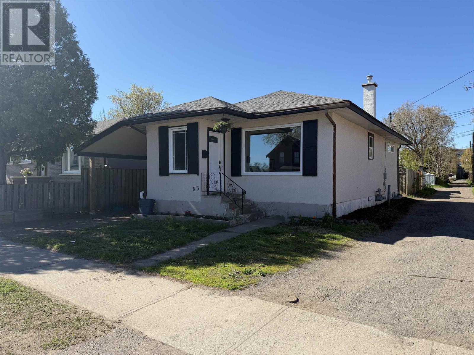 1113 Walsh ST - 43