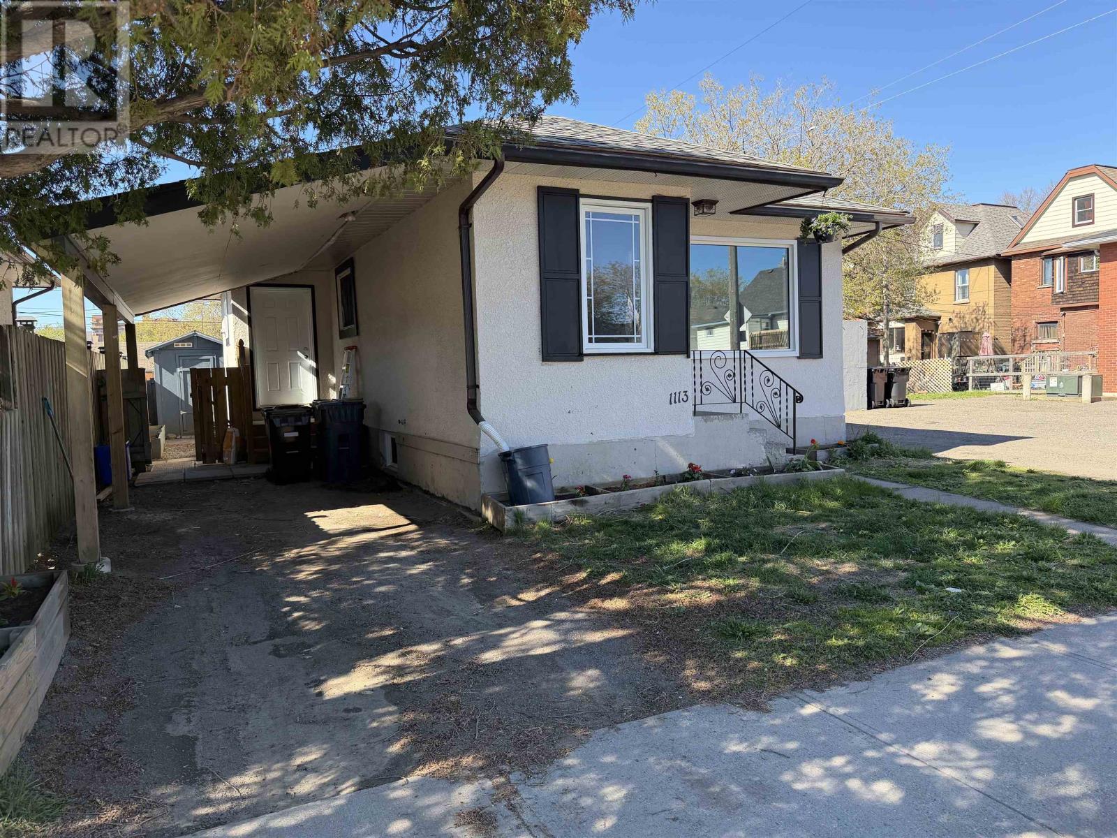 1113 Walsh ST - 44