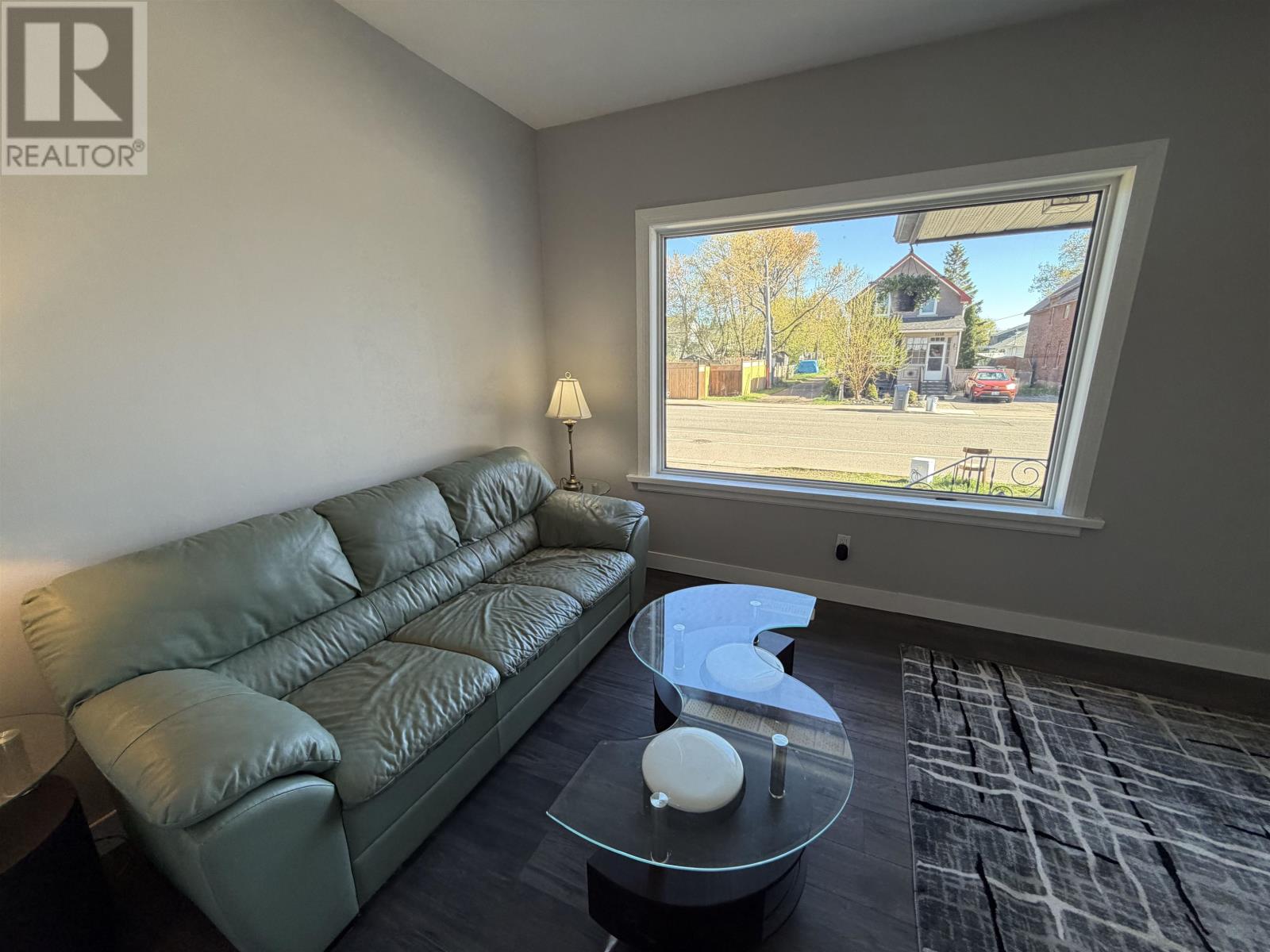 1113 Walsh ST - 5