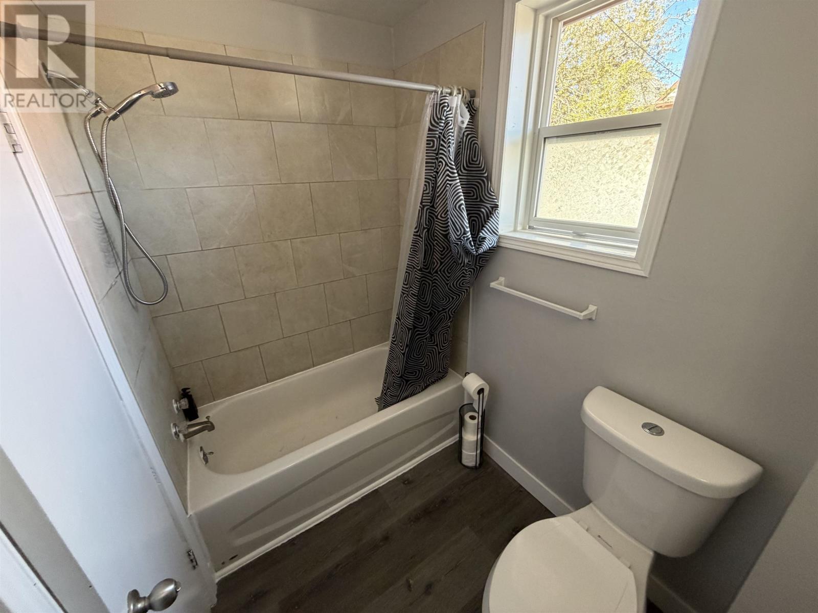 1113 Walsh ST - 6