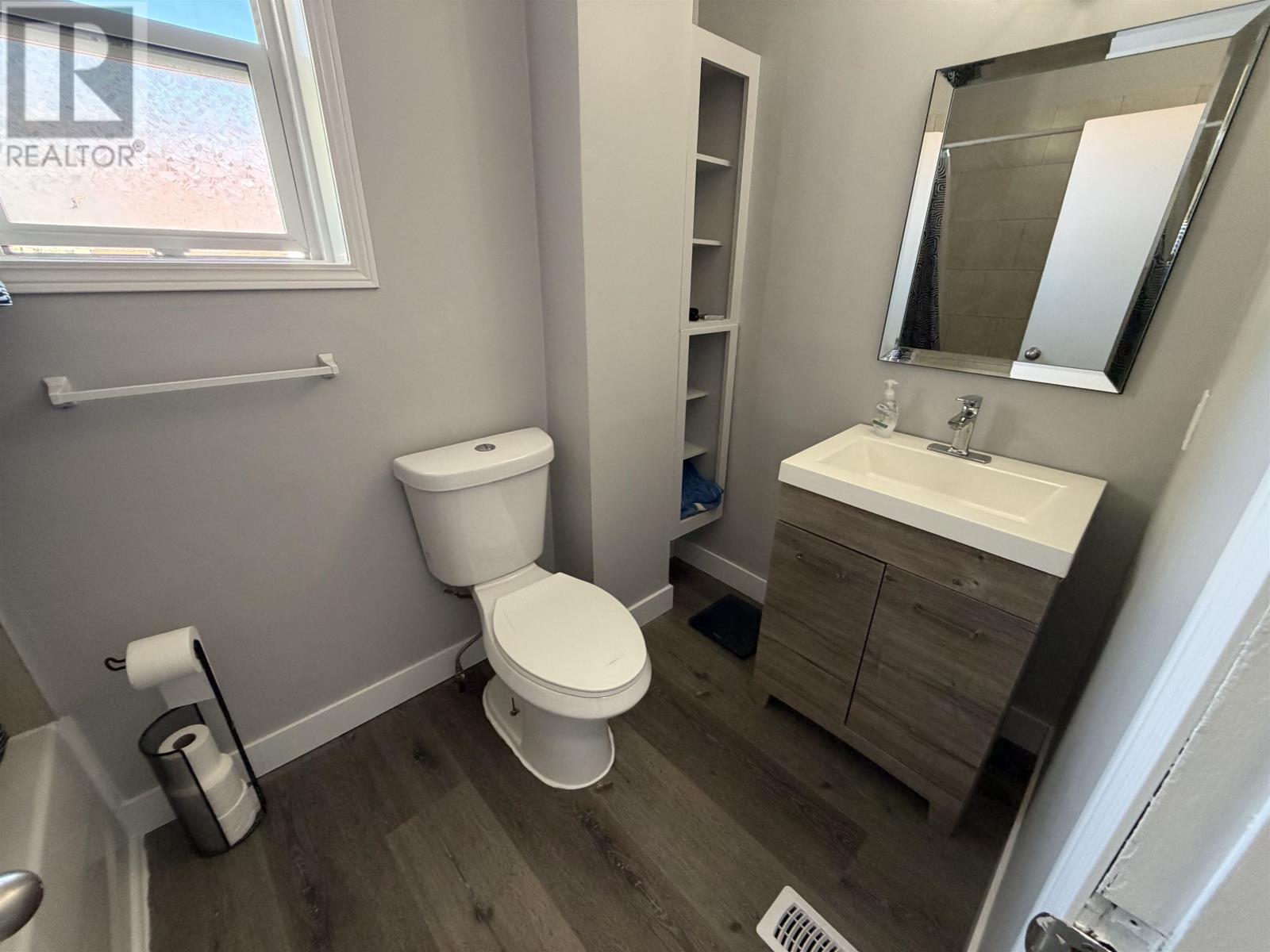 1113 Walsh ST - 7