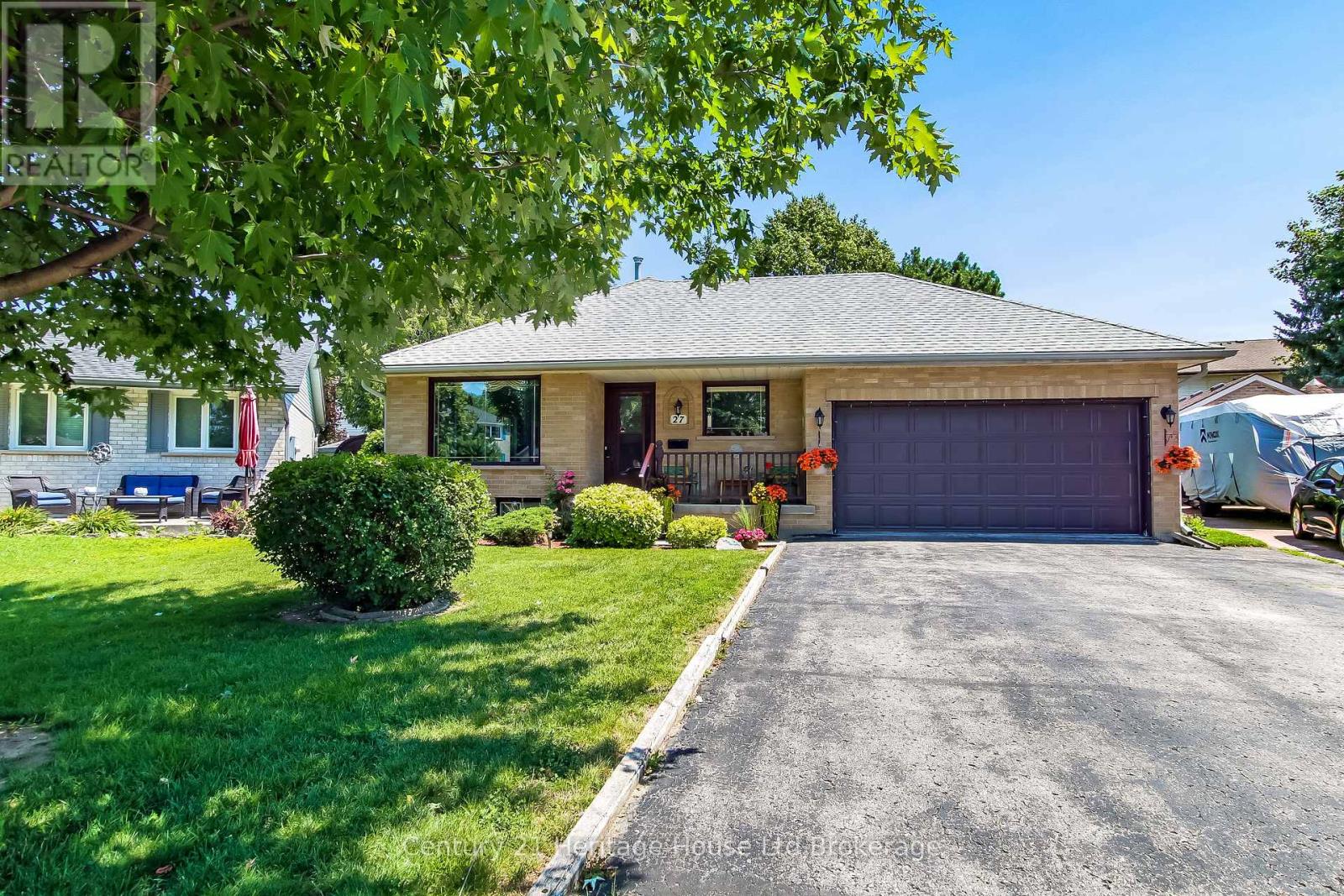 27 O'ROURKE PL PLACE E - Image 16