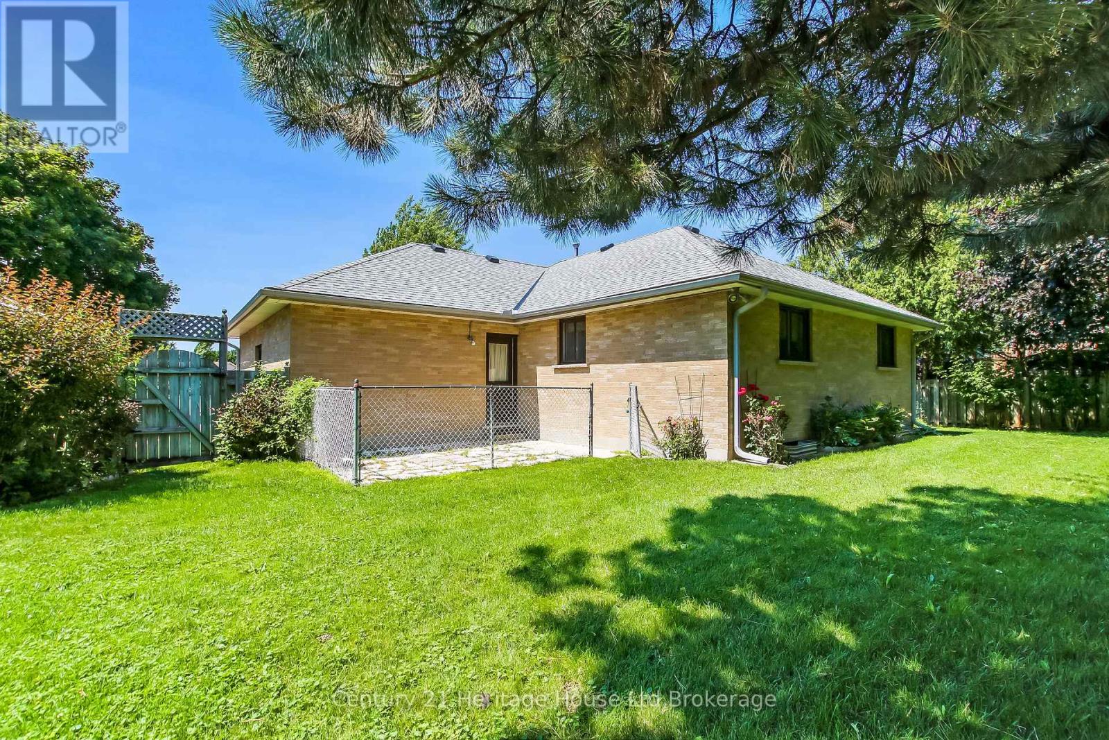 27 O'ROURKE PL PLACE E - Image 19